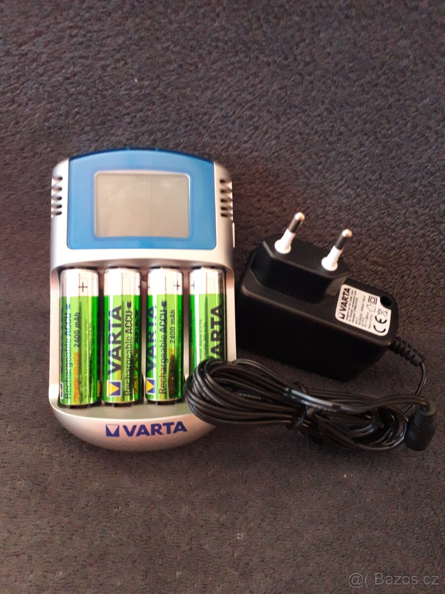 Nabíječka AA a AAA baterií