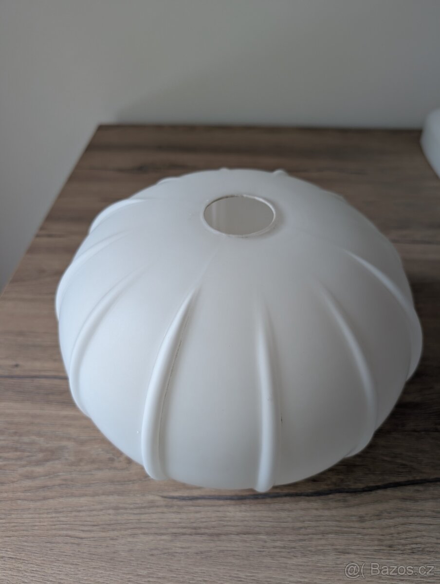 Bílý lustr / stínidlo