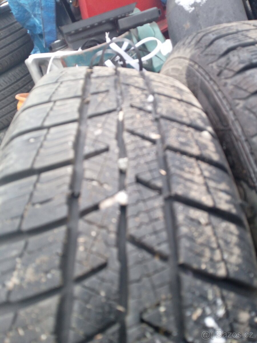 SADA Pneu zimní 165/70/14 barum