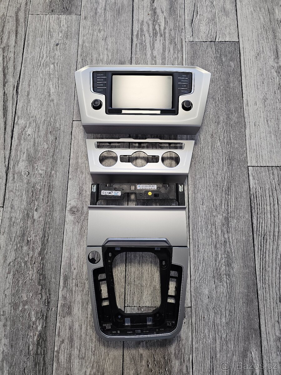 Displej 6,5" + stříbrný dekor - VW Passat B8