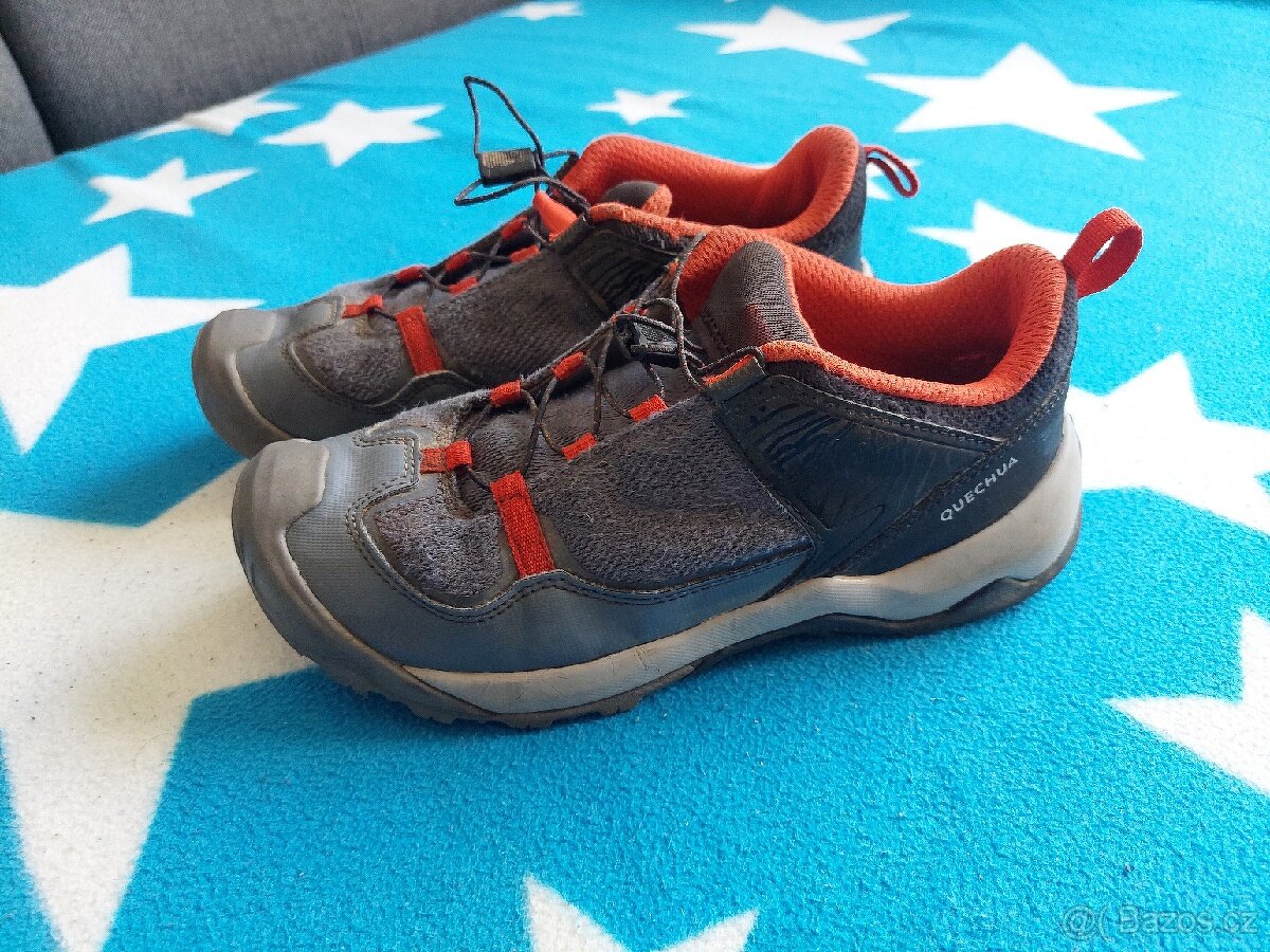 Dětské chlapecké boty Quechua a sandále Sprandi vel.46