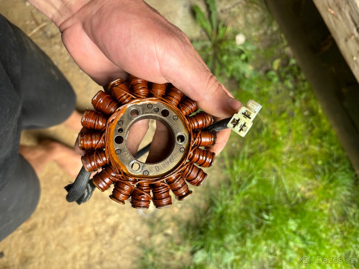 Stator alternatoru na Yamaha R6 03-05