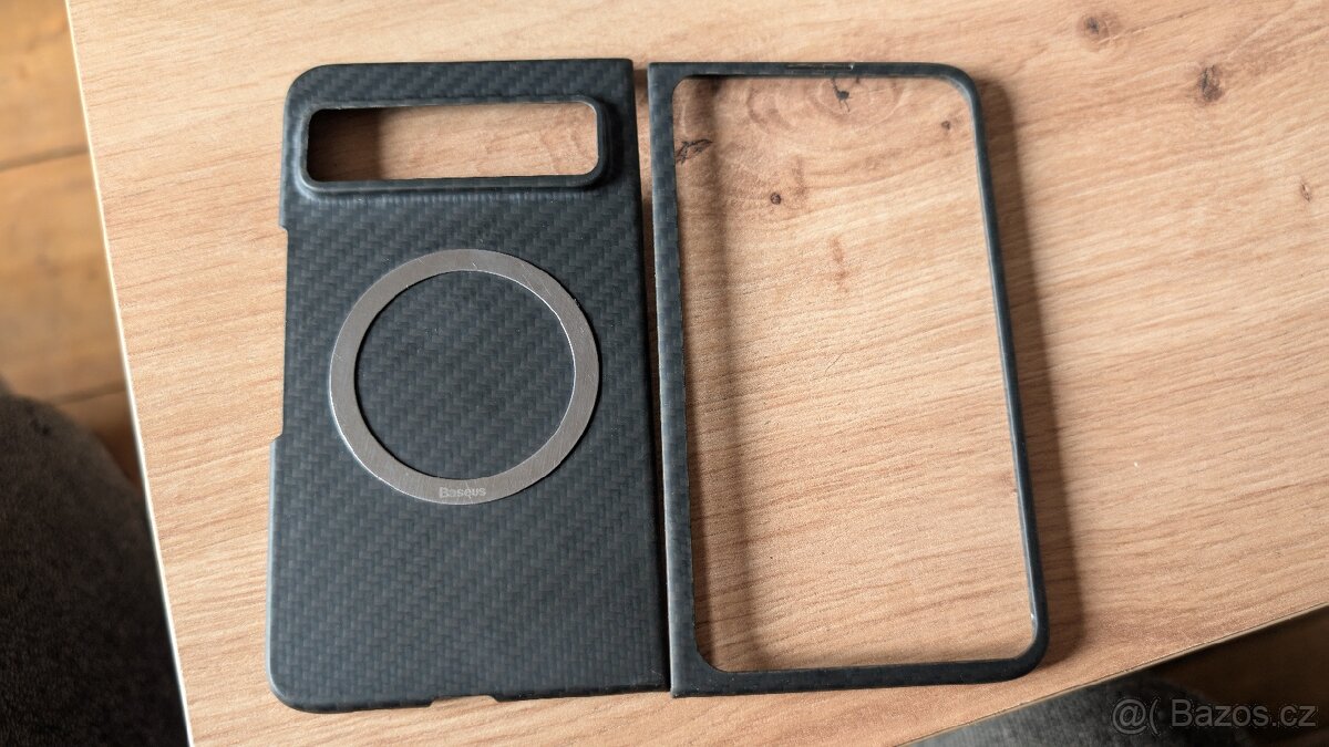 Pixel Fold karbonové ultra tenké pouzdro s magsafe