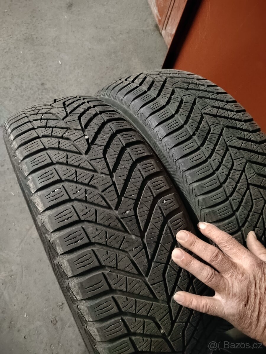 Zimní pneu 225/60 R17