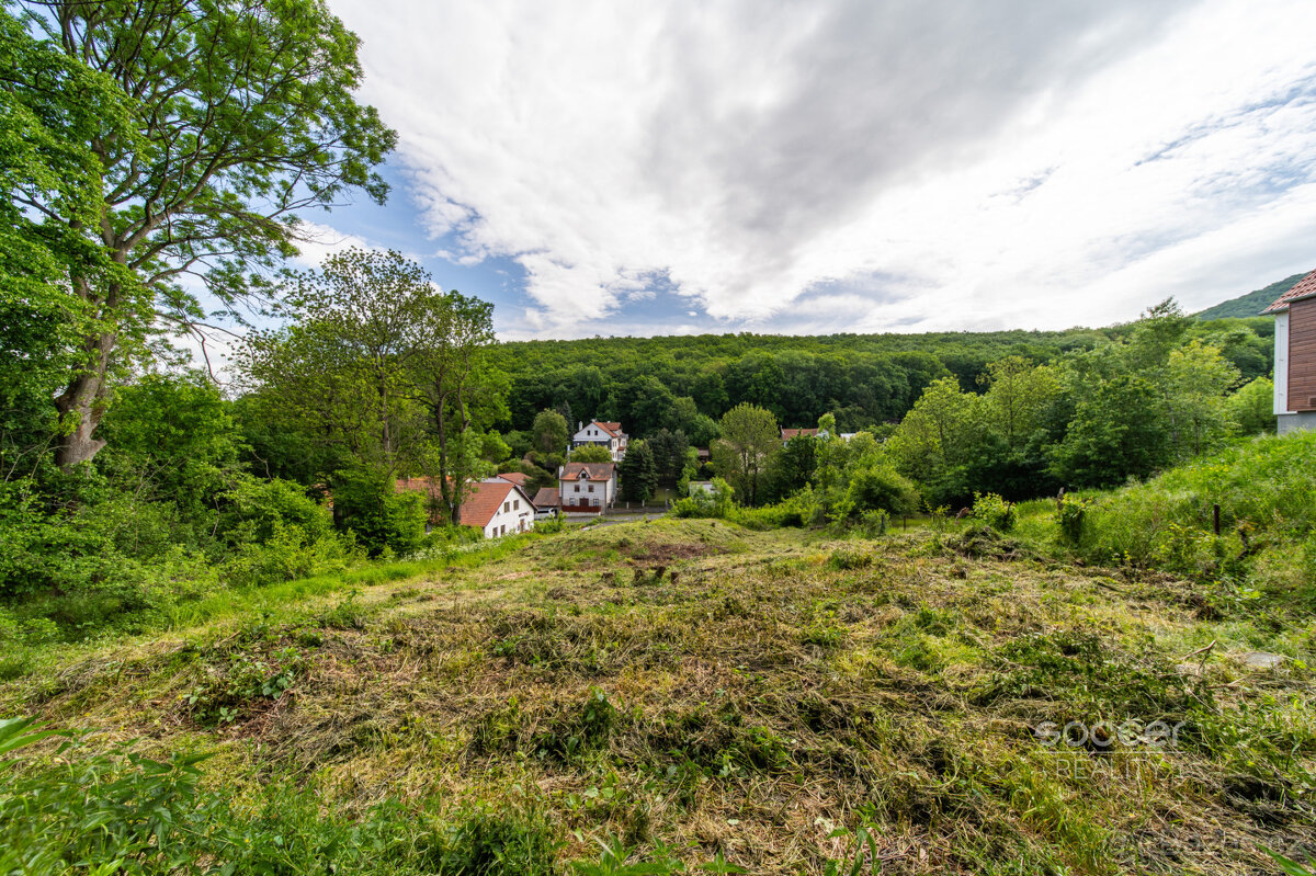Prodej stavebního pozemku 800 m², obec Oparno, okres Litoměř