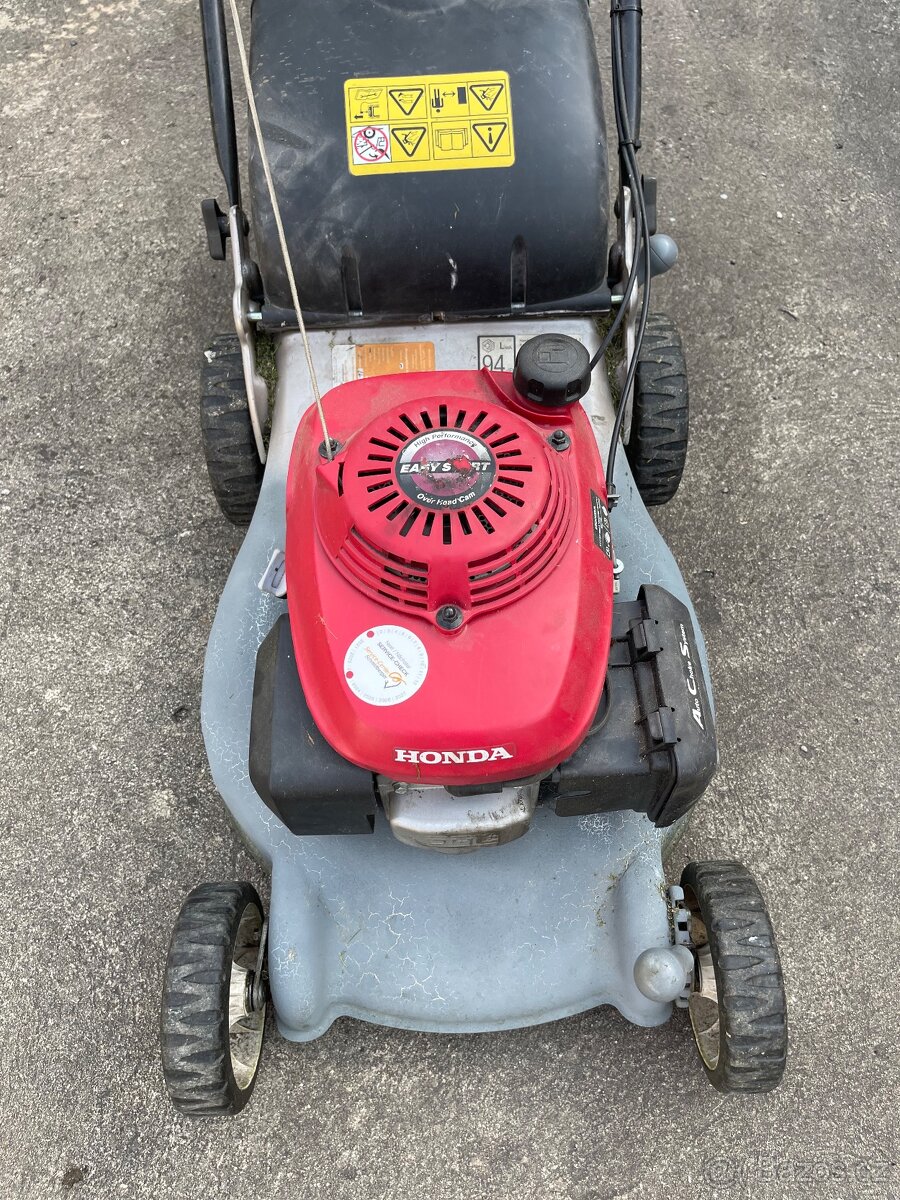 zahradní sekačka HONDA