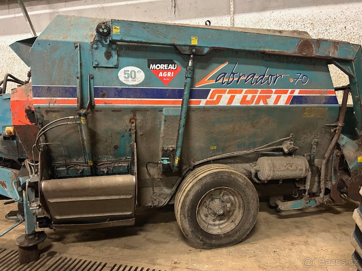 Krmný vůz Storti Labrador DS 70 s frézou