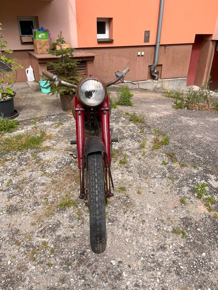 JAWA 11 Pérák