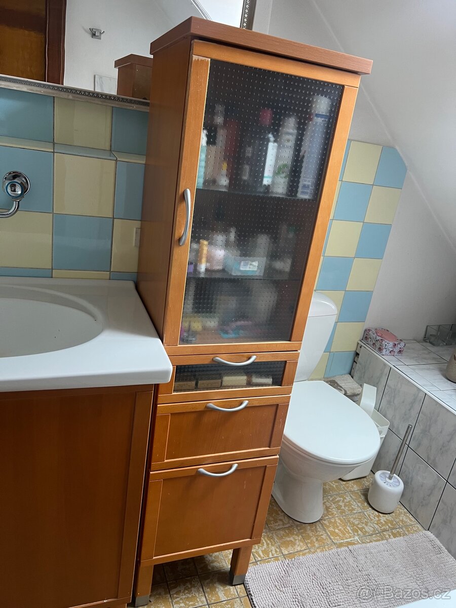 Koupelnová vysoká skříňka