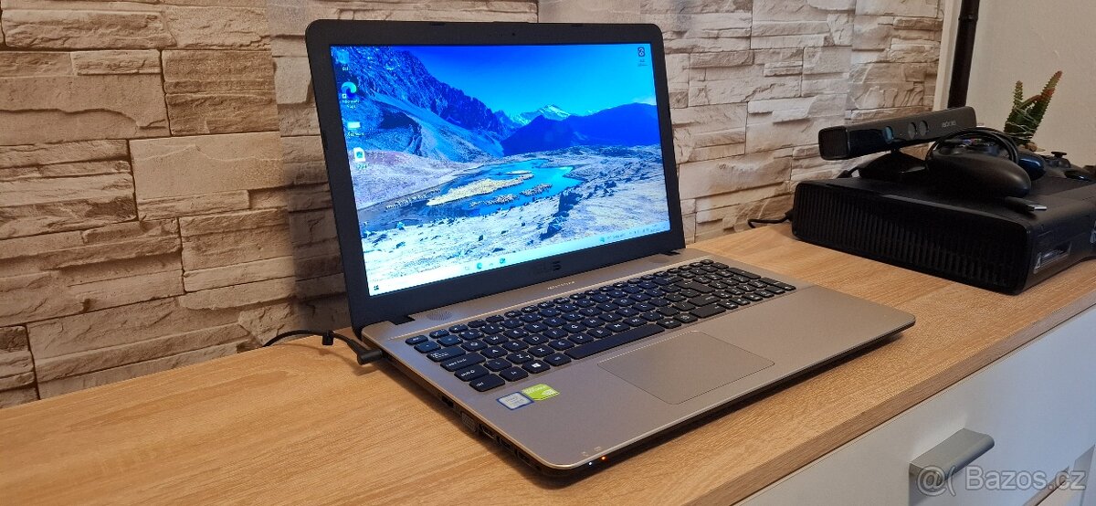 ASUS X541UJ – i5, SSD, Nvidia – 2 500 Kč
