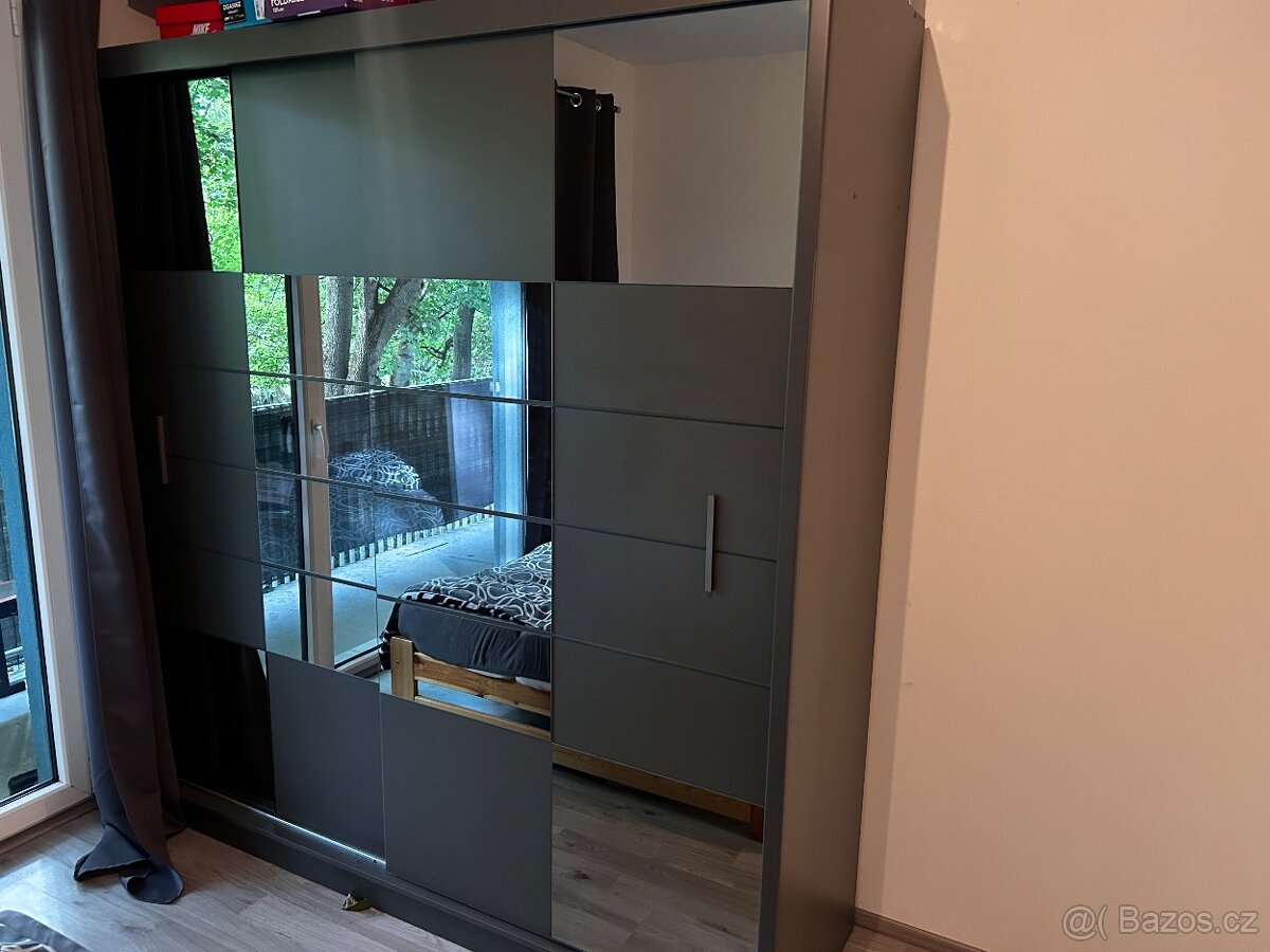 Skříň a Komoda