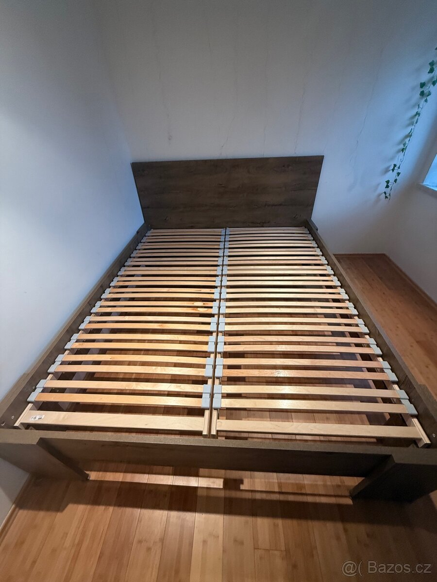 Postel 160x200 + dva lamelové rošty
