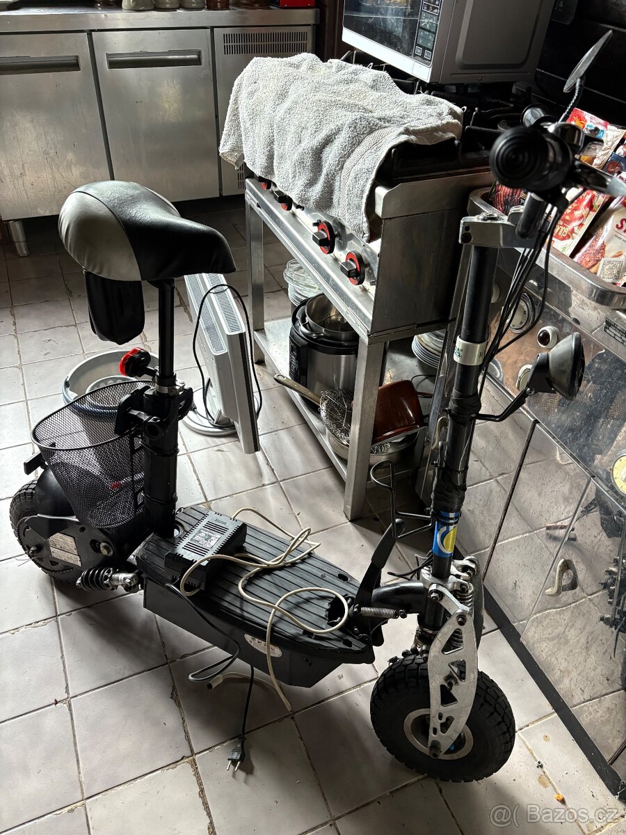Elektro kolobezka na sezeni