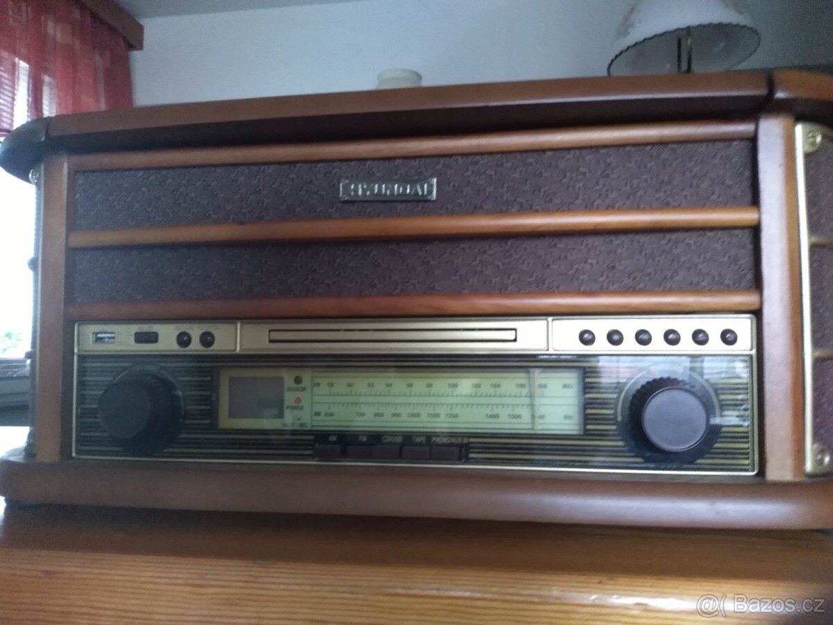 Prodám retro hudební skříň, gramofony a LP desky.