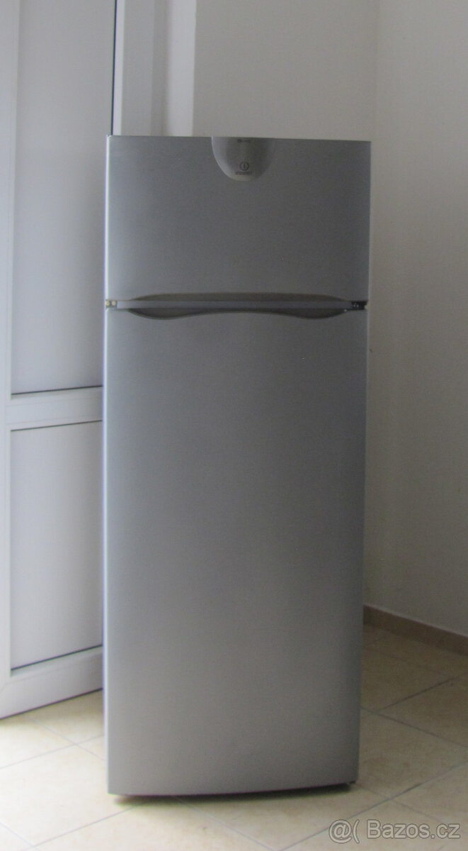 NEREZ CHLADNIČKA S MRAZNIČKOU INDESIT - A+ - 143cm