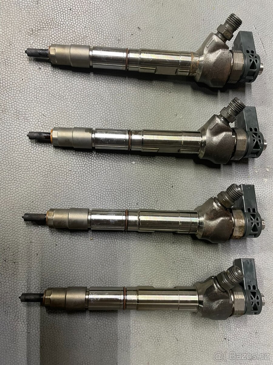 Prodám 4x vstřikovací jednotku 04L130277AC 2.0 TDI CR 110KW