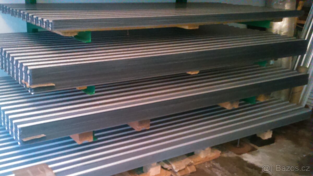 Nová plechová krytina, trapézový plech, Alu-zinek. SKLADEM