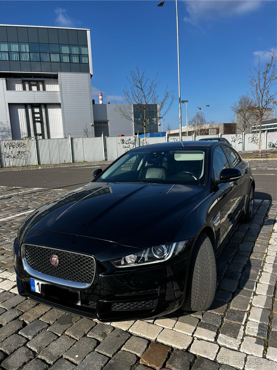 Jaguar XE 2.0 AWD