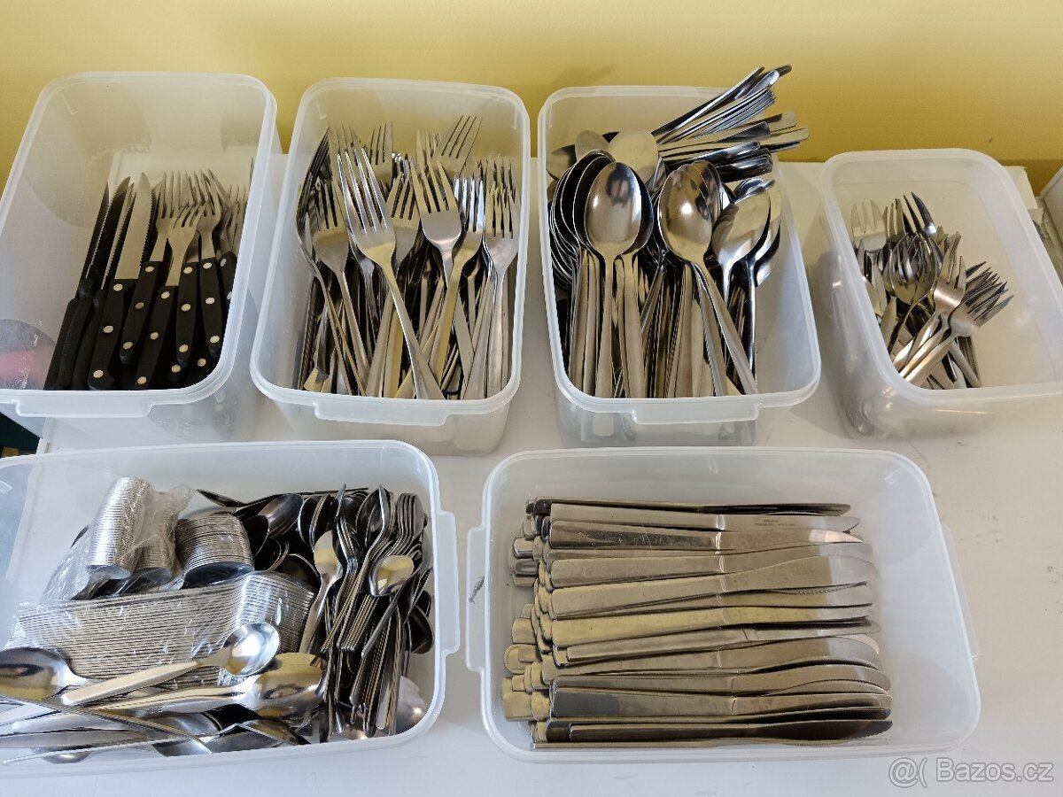 příbory do restaurace