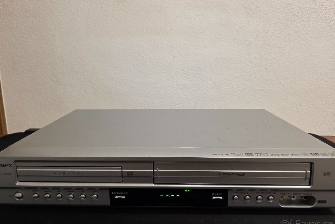 DVD/VHS Combo GPX VCD 7040 Div X-Y