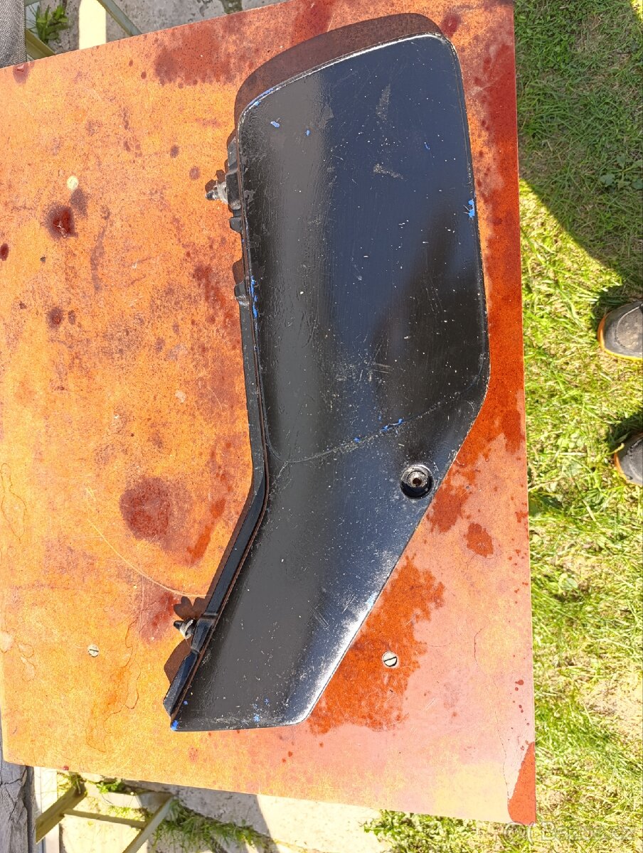 Boční plast Suzuki Dr 600