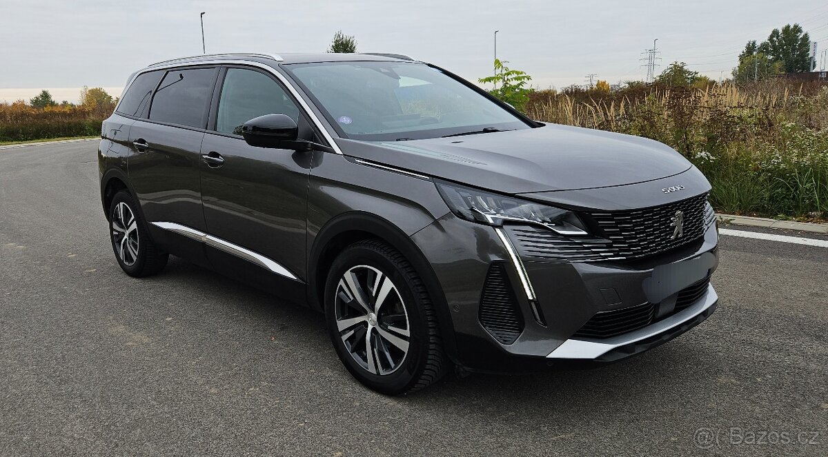 Predám Peugeot 5008 96kw benzín Allure AT, 7 miestne r.2023