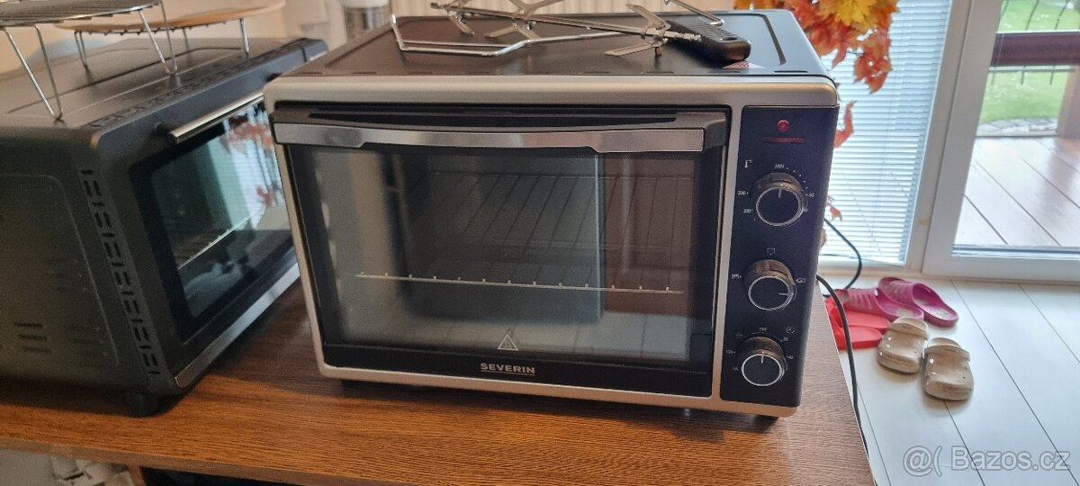 Horkovzdušná minitrouba s otočným grilem