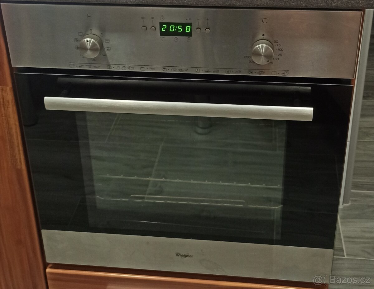 Vestavna trouba Whirlpool