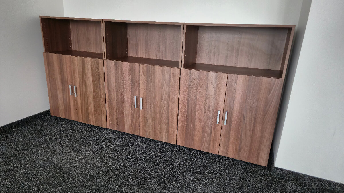 Kancelářské skříně Hobis - dekor ořech