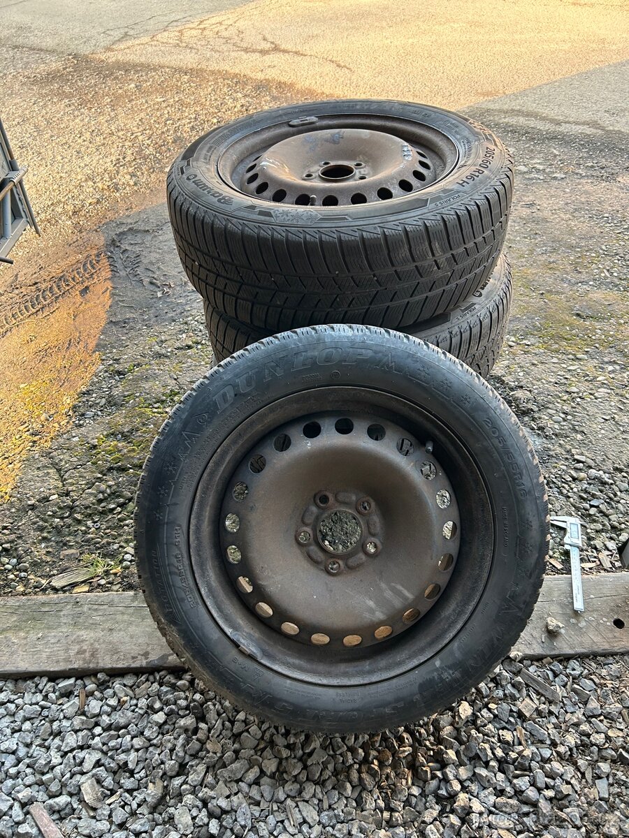 205/55/16 zimní gumy plech