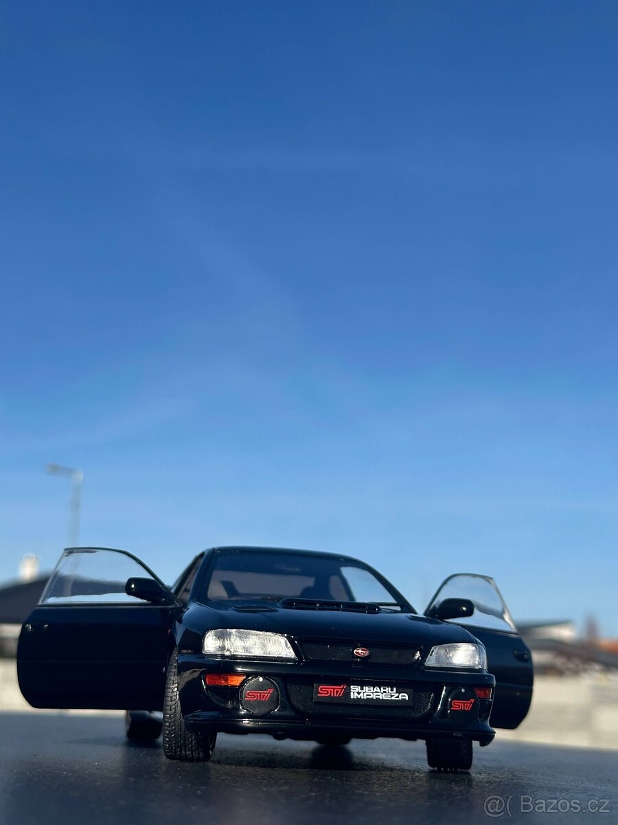 SUBARU zberatelsky model v mierke 1:18.