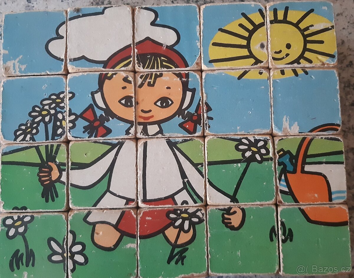 staré dřevěné kostky - Červená Karkulka