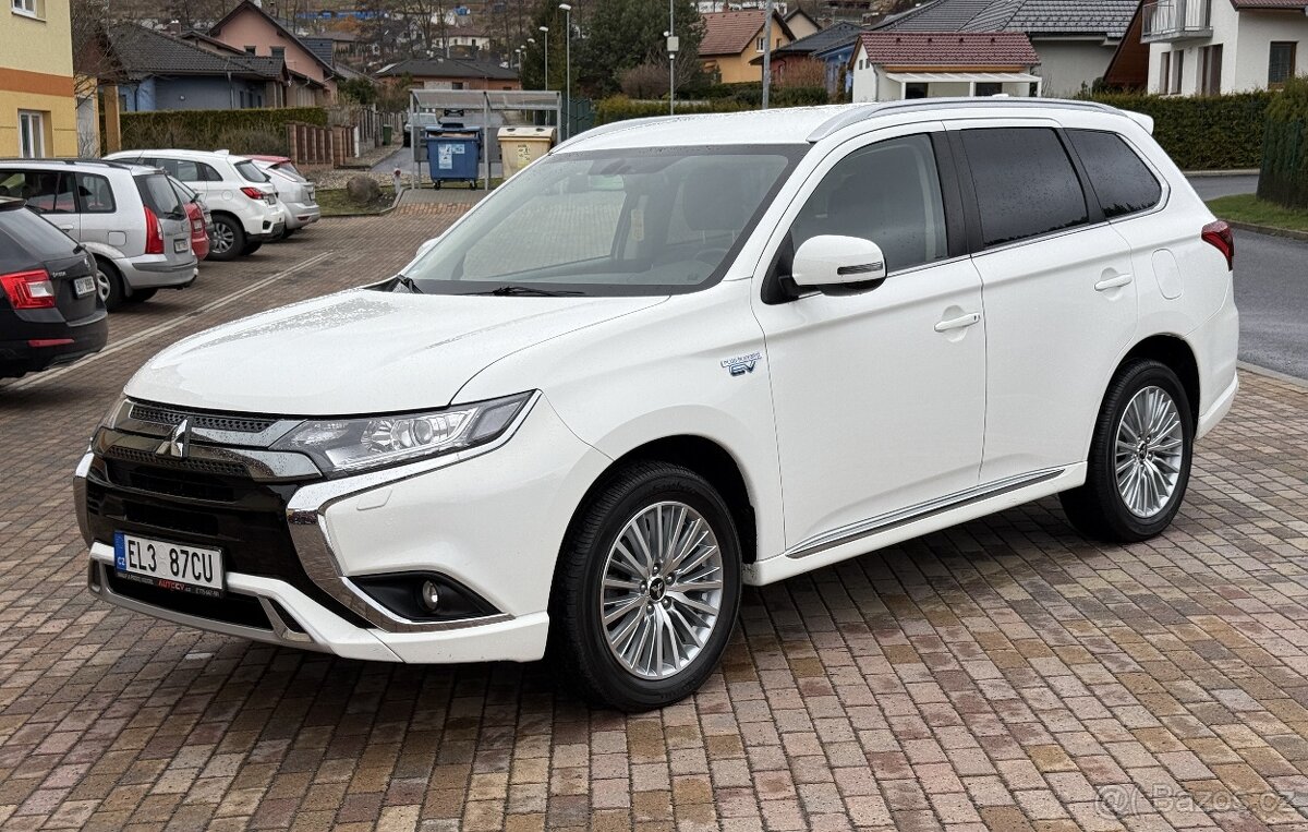 MITSUBISHI OUTLANDER 2.4 PHEV 165kW 4x4-2020-76.749KM-