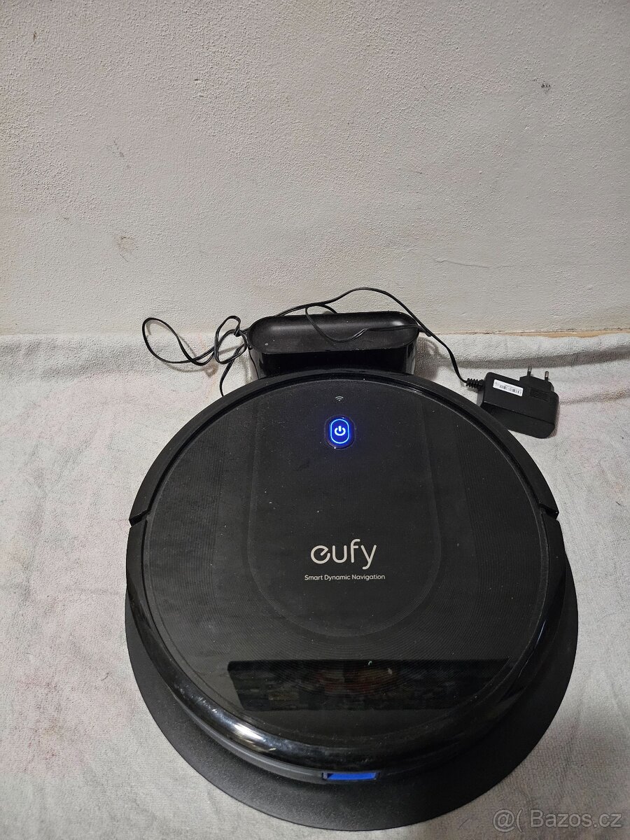 Robotický vysavač eufy g10