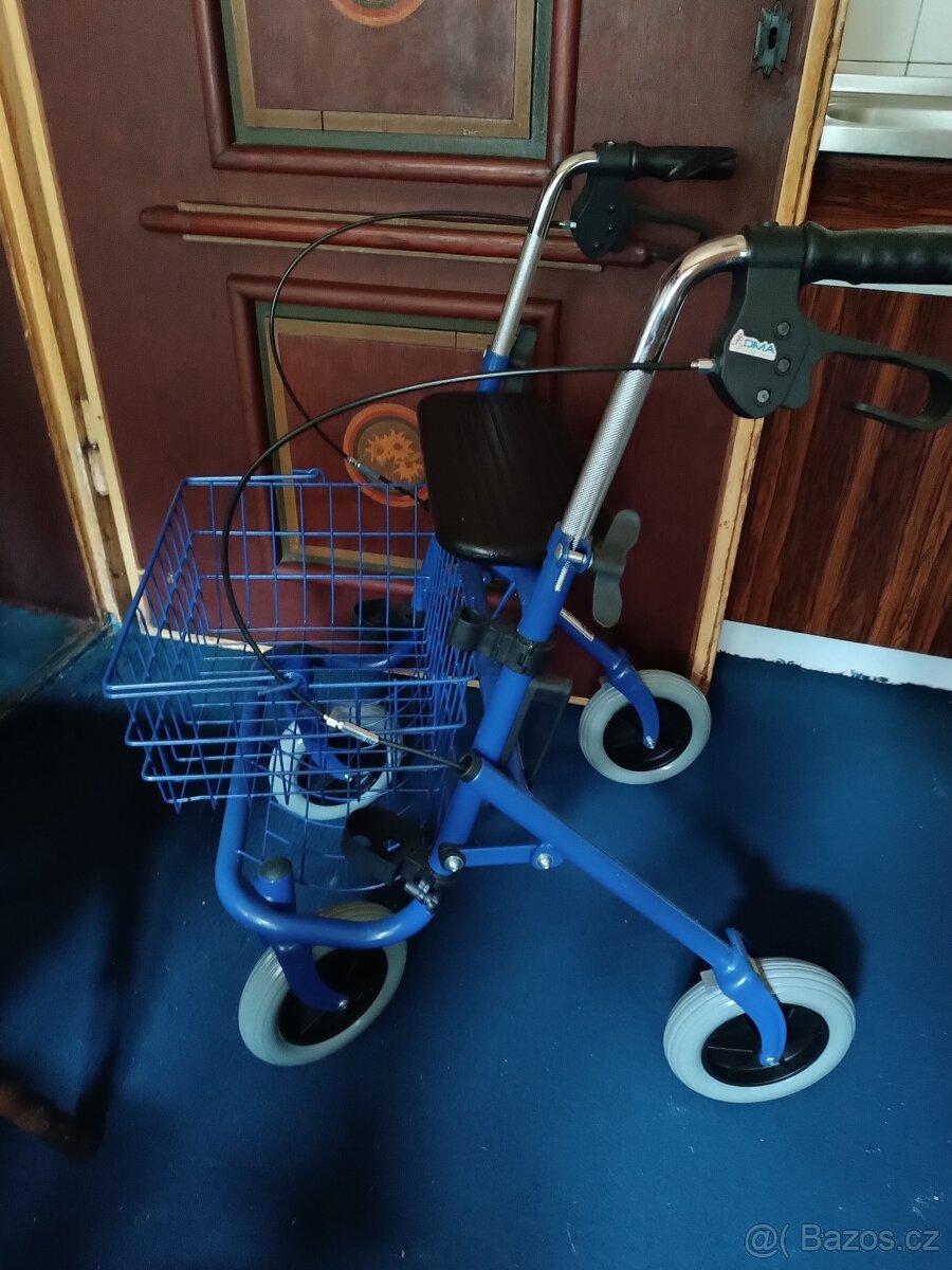 Chodítko pro seniory čtyřkolové
