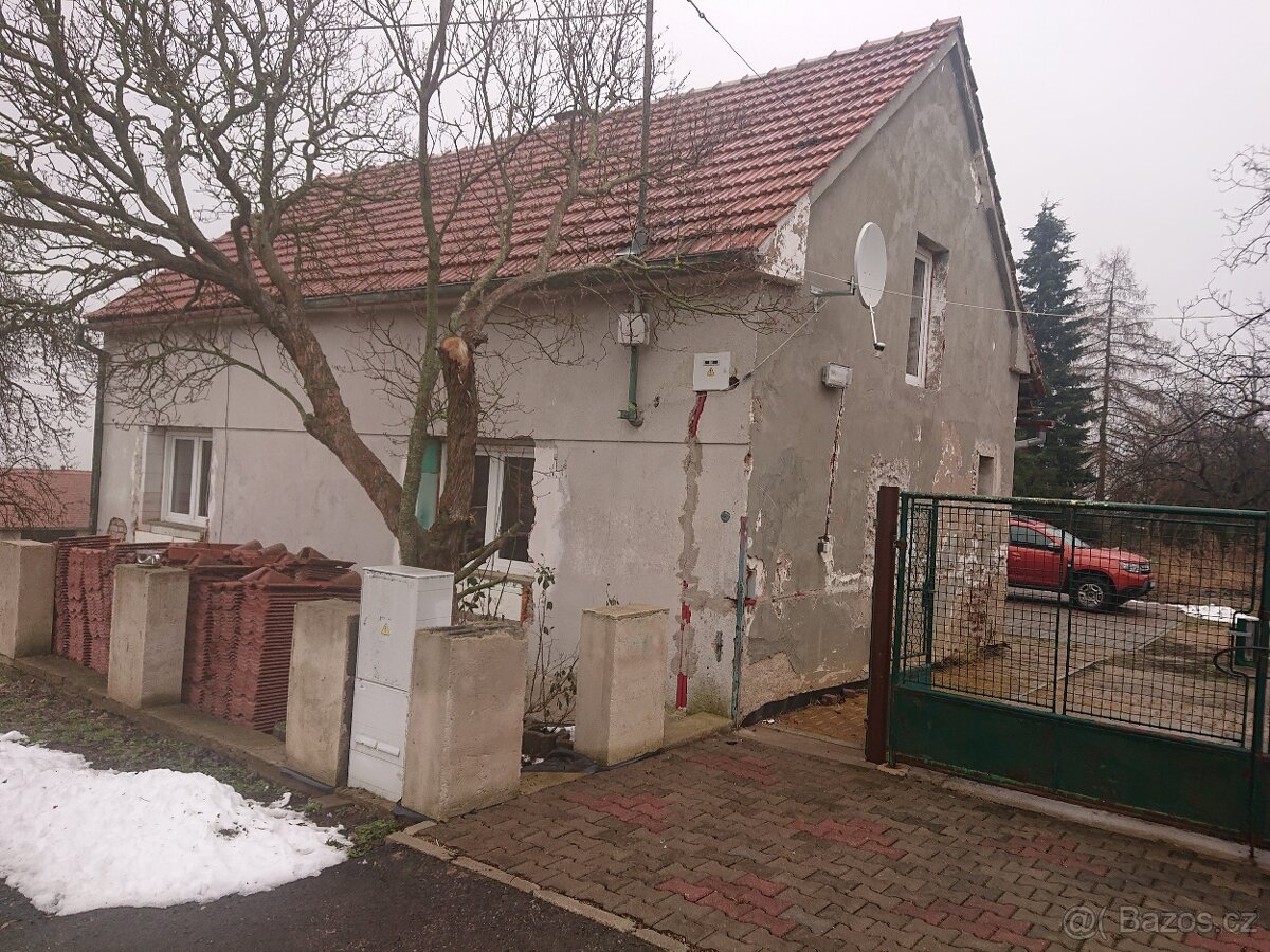 rodinný dům 2+1 se zahradou, 7km Kolín