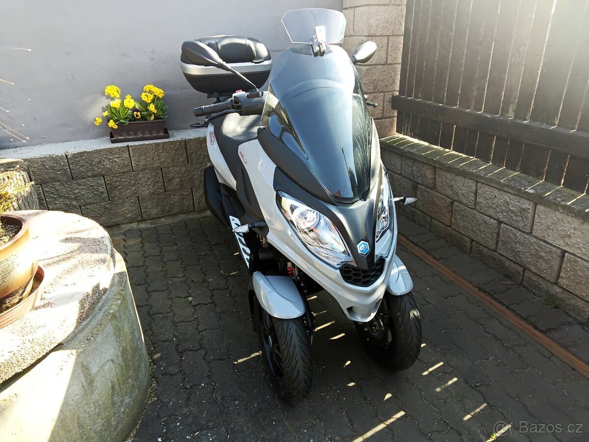 Piaggio MP3 300 sport