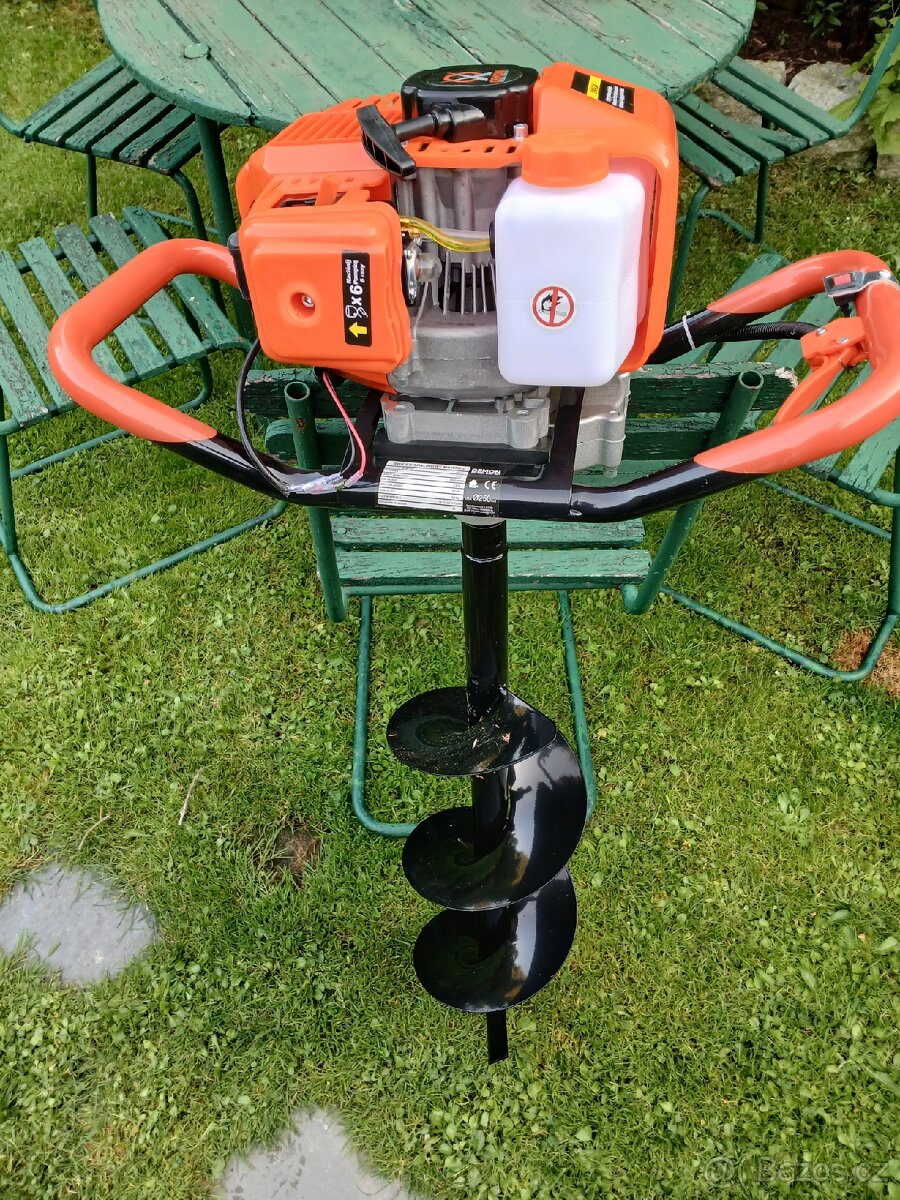 Motorový zemní vrták 2,3kw