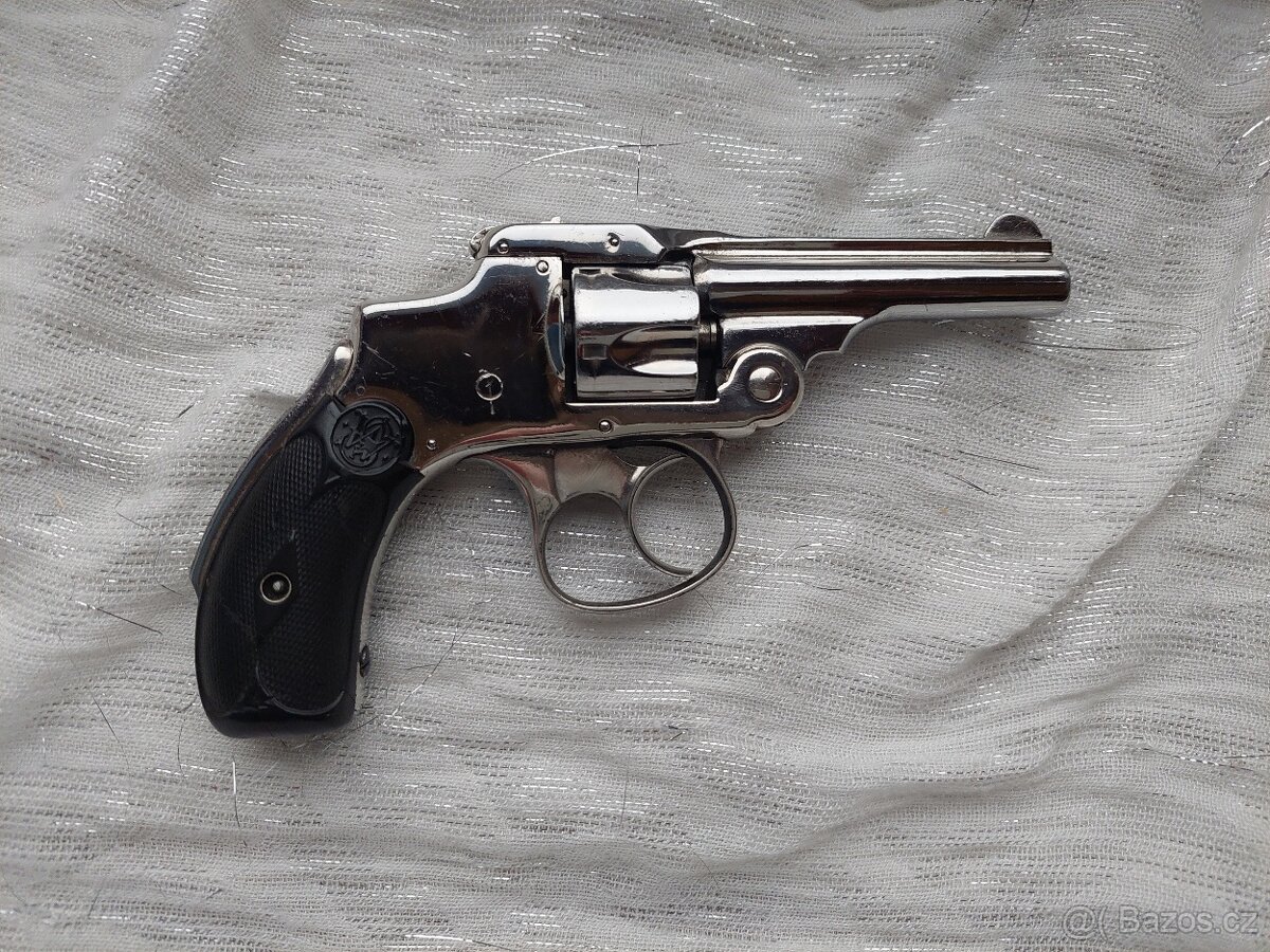 SMITH & WESSON Hammerless .32 S&W, pouzdro, náboje.