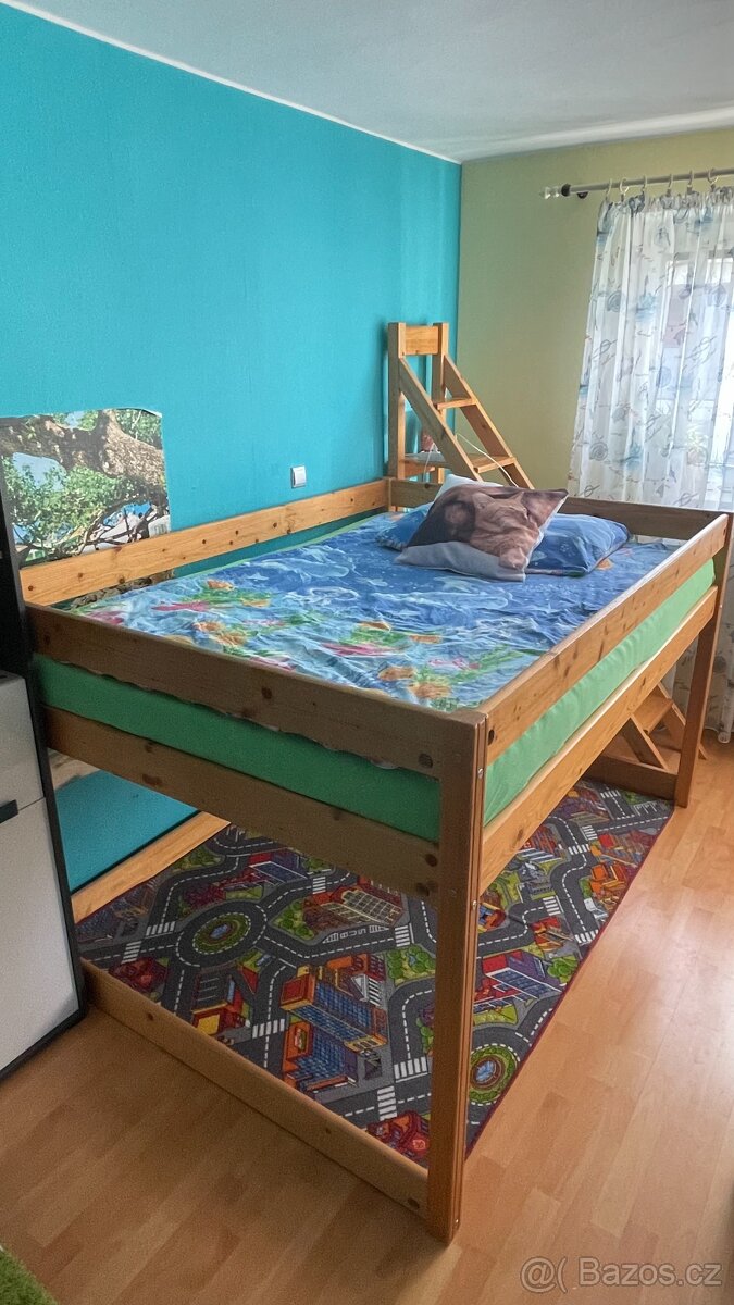 Prodám patrovou postel ze smrkového masivu 140×200 cm
