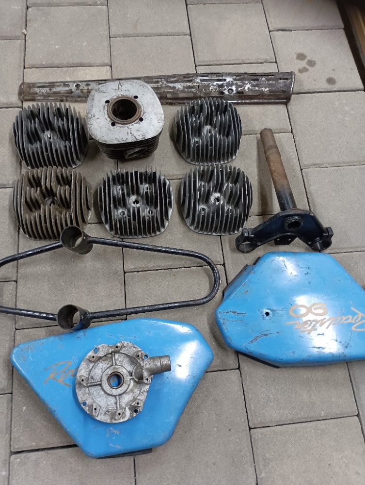 Jawa 90  zbytek dílů