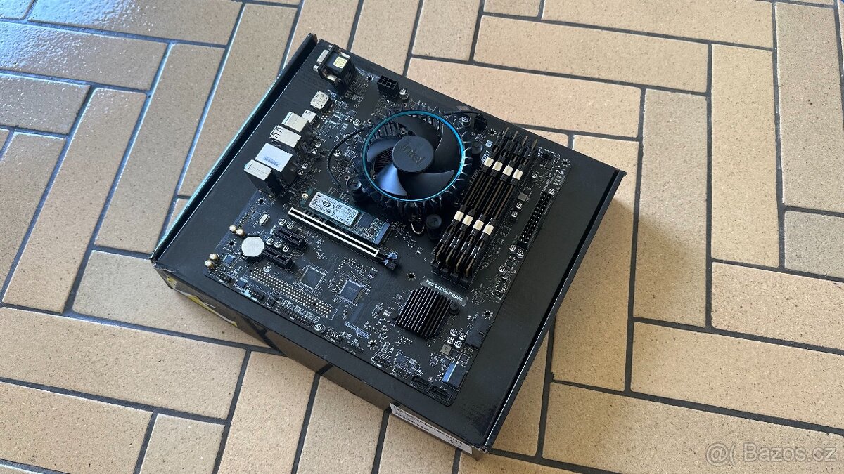 LGA1700: Intel i5-12400F / MSI B660 / 32GB RAM / 256GB NVMe