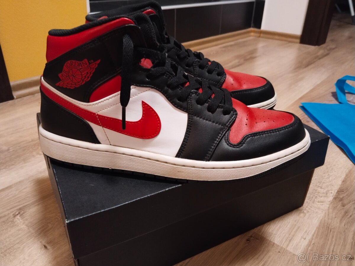 AIR JORDAN 1 MID 42,5 eu