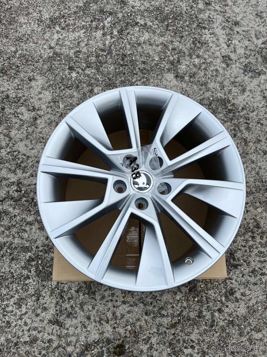ALU KOLA BRAGA 18 OCTAVIA 4 5x112 7,5JX18 ET48/57,1