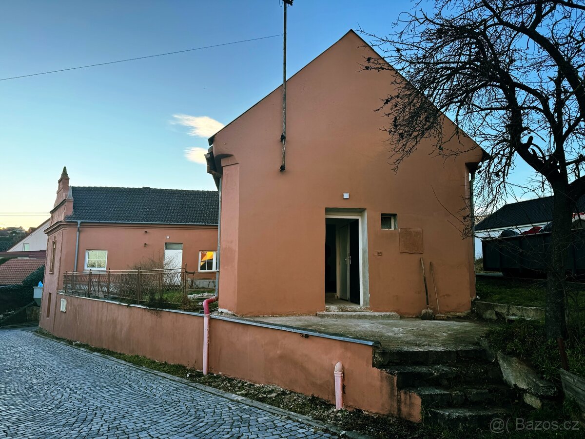 Rodinný dům–Polešovice 7+2