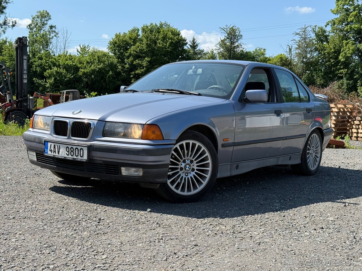 1997 BMW E36 316i sedan