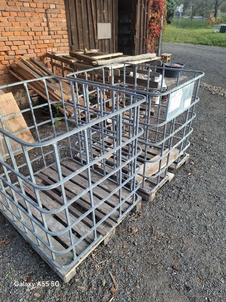 Klec od IBC kontejneru