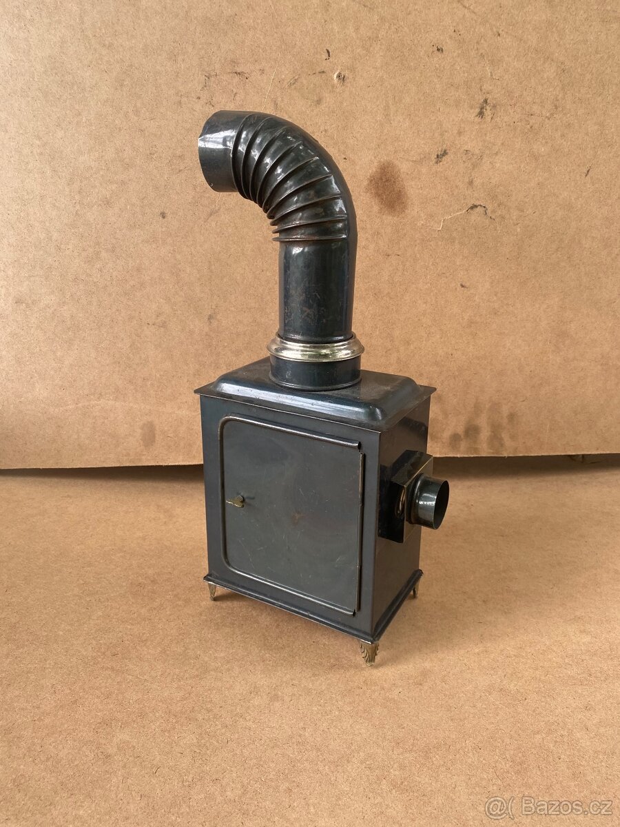 Stará promítačka ,projektor s komínkem
