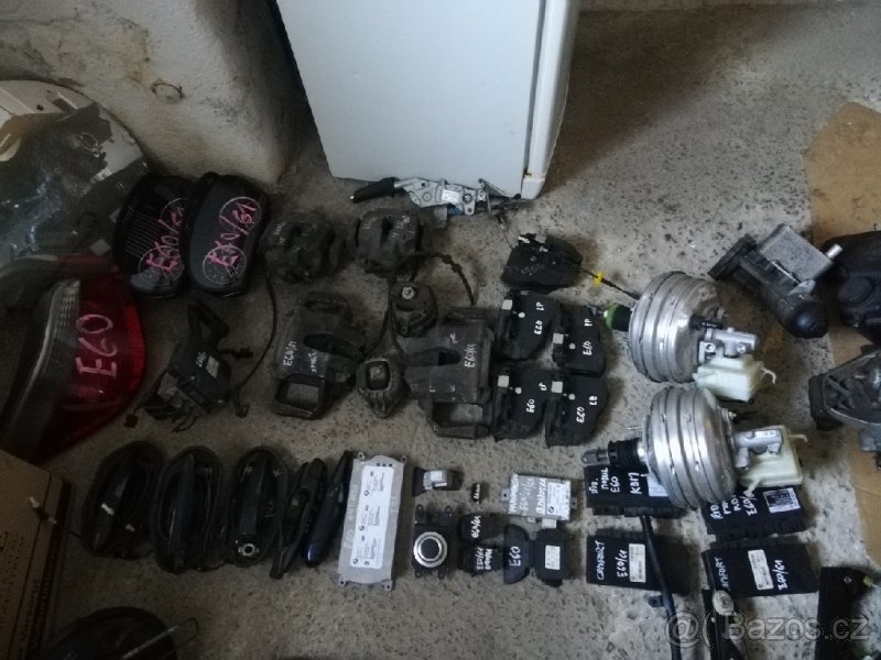 Náhradní díly BMW E60 motor 525d,525i,karosářina atd.