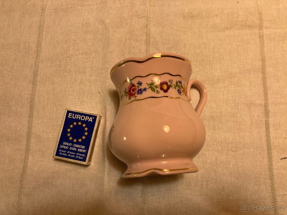 růžový porcelán Leander 1946 – hrnek